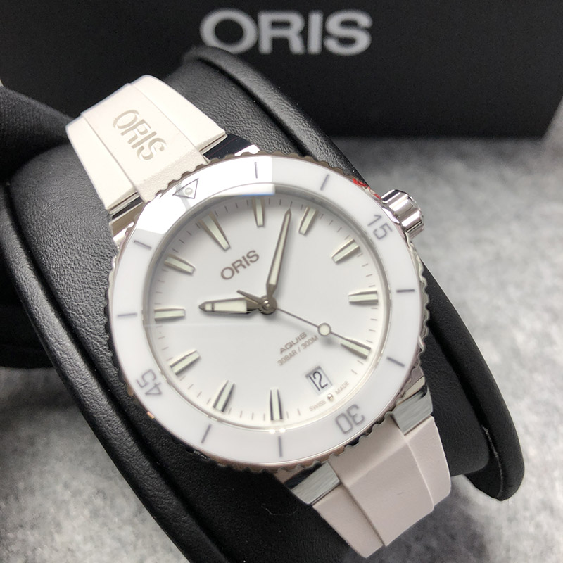 Oris 2025 aquis white