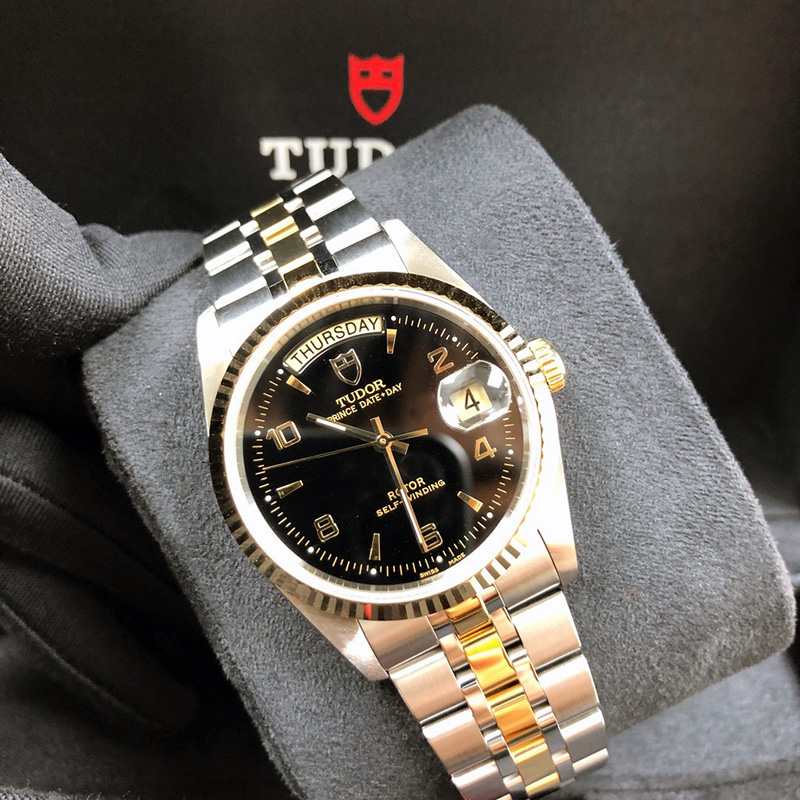 tudor date day dial